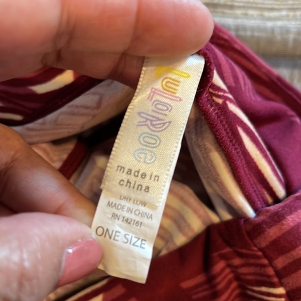 Women's Lularoe Tan/Maroon Triangle Stripes Buttery Leggings Size O/S EUC #4198 - Picture 4 of 4